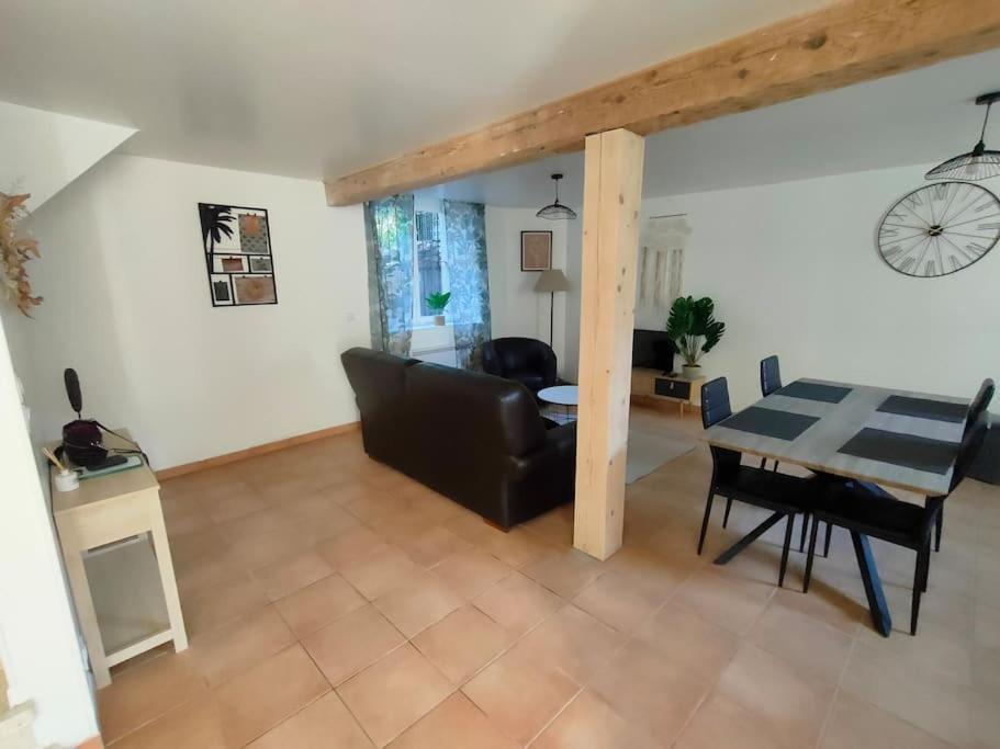 Gite Chaleureux Au Coeur Du Village Roquetaillade Exteriör bild