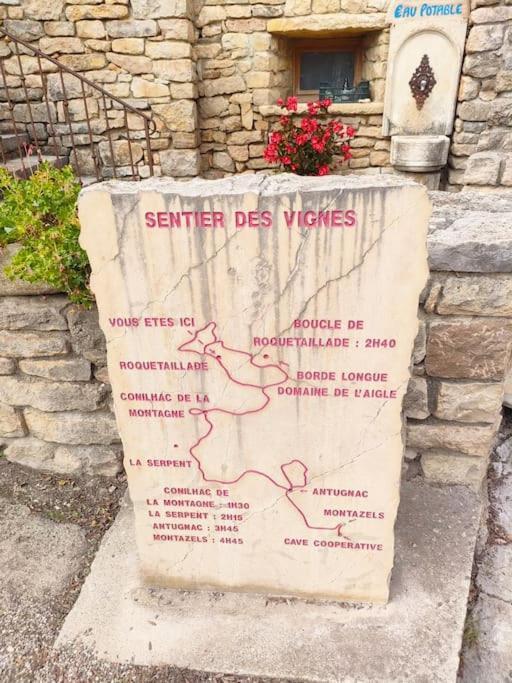 Gite Chaleureux Au Coeur Du Village Roquetaillade Exteriör bild