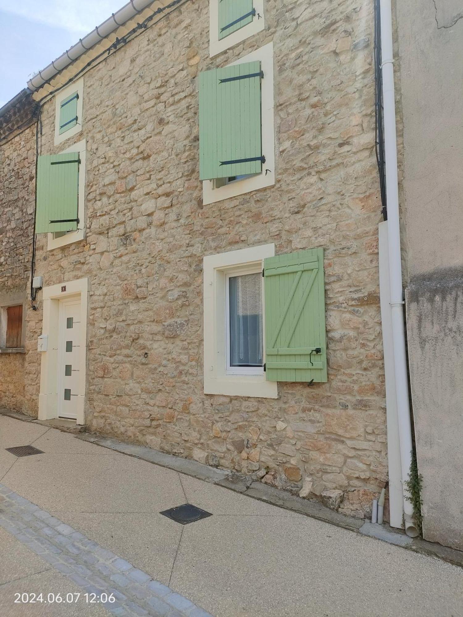 Gite Chaleureux Au Coeur Du Village Roquetaillade Exteriör bild